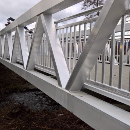 Vue de profil de la passerelle